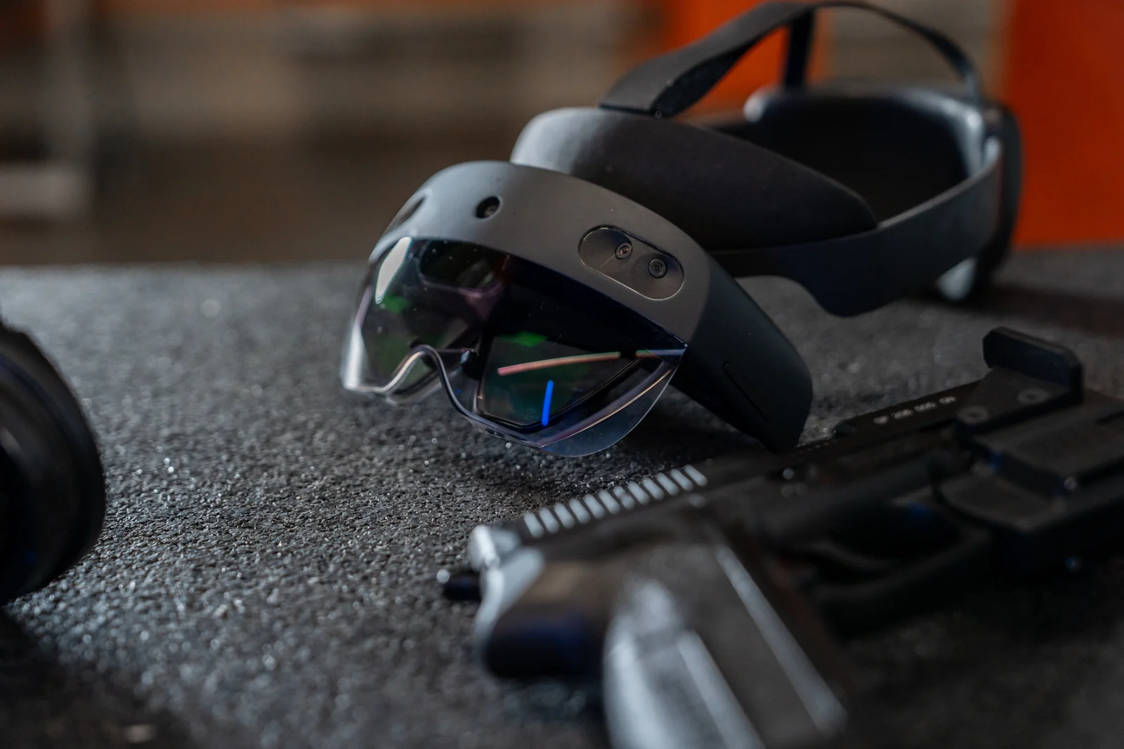 Mixed Reality headset with a transparent visor